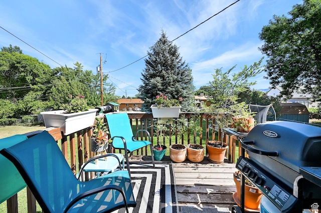 604 W 1750 N, Clinton, UT 84015 - wooden terrace with area for grilling