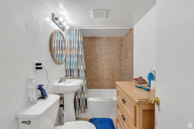 197 E Utah Ave, Payson, UT 84651 - bathroom with a textured ceiling and shower / bath combo with shower curtain