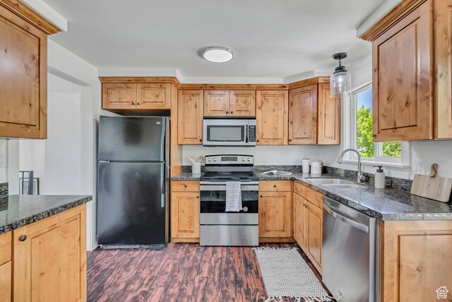 381 E Calnette Dr, Sandy, UT 84070 - photo 6