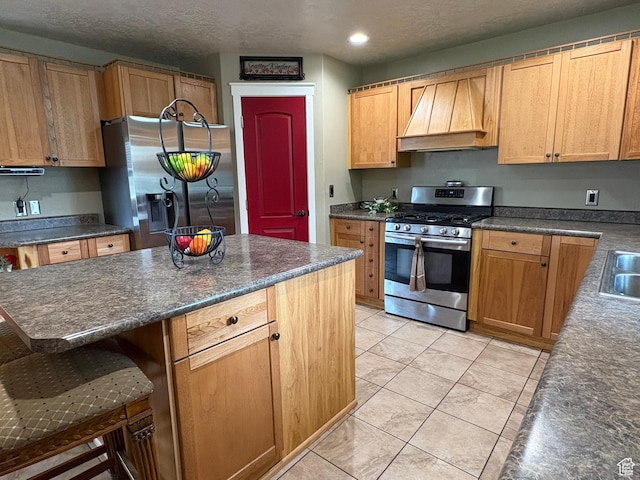 332 W Hillside S, Saratoga Springs, UT 84045 - kitchen featuring premium range hood, stainless steel appliances, dark countertops, a kitchen breakfast bar, and recessed lighting