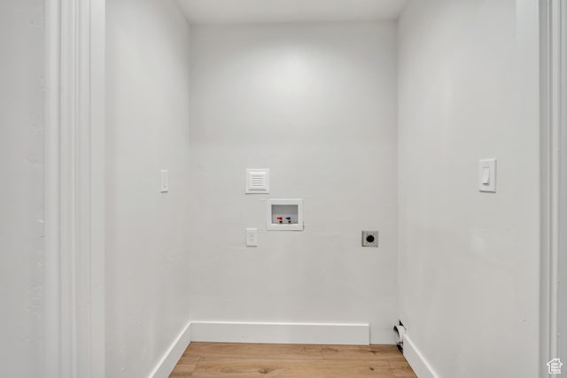 1040 E 900 N, Orem, UT 84097 - laundry room featuring hookup for an electric dryer, light wood-type flooring, and hookup for a washing machine