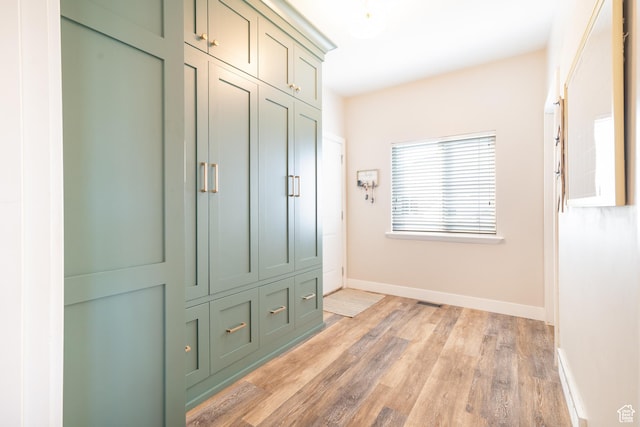 986 View Crest Ln, Kaysville, UT 84037 - mudroom with light wood-style floors and baseboards