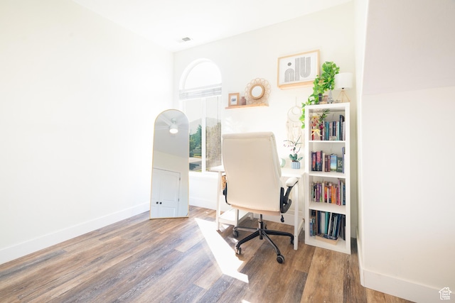 986 View Crest Ln, Kaysville, UT 84037 - office space with wood finished floors and baseboards