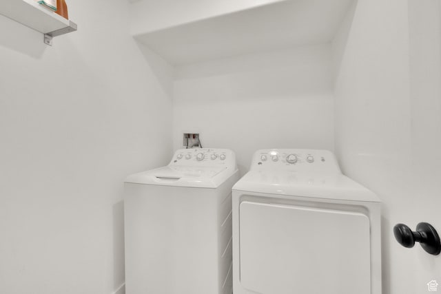 1752 S 570 W, Provo, UT 84601 - laundry area featuring washing machine and dryer