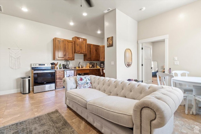 1145 W 500 N, Manti, UT 84642 - living area with baseboards and ceiling fan