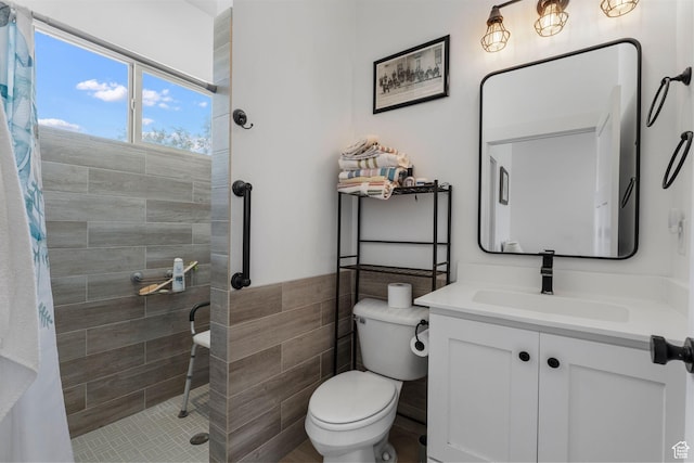 586 N 360 W, La Verkin, UT 84745 - bathroom featuring tiled shower and vanity