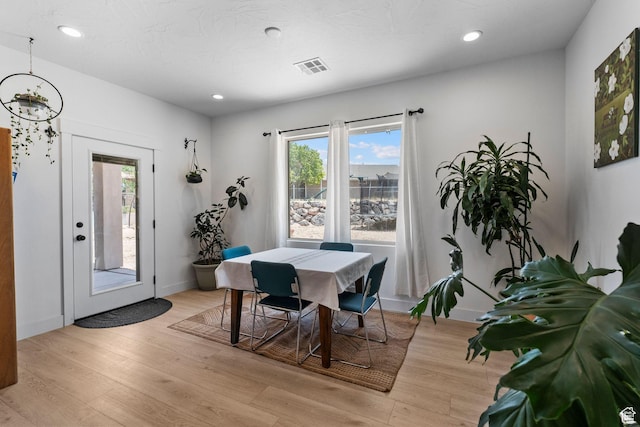 586 N 360 W, La Verkin, UT 84745 - dining space featuring light wood-type flooring and recessed lighting
