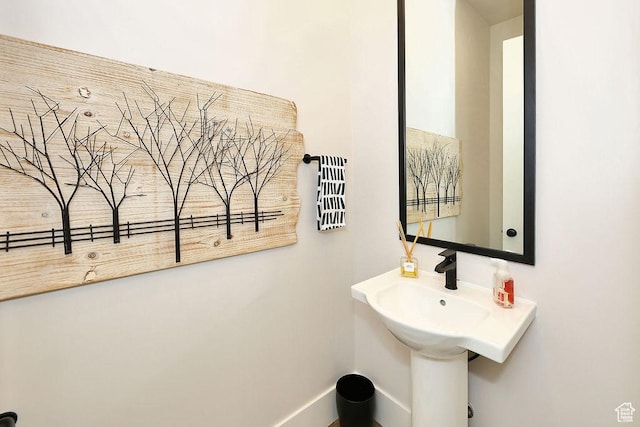 7817 S Danish Pine Ln Unit 101, Cottonwood Heights, UT 84121 - bathroom featuring baseboards