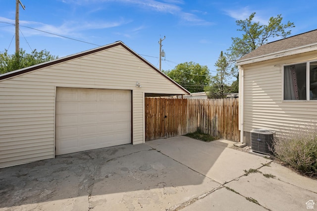 817 N Catherine St, Salt Lake City, UT 84116 - detached garage with driveway