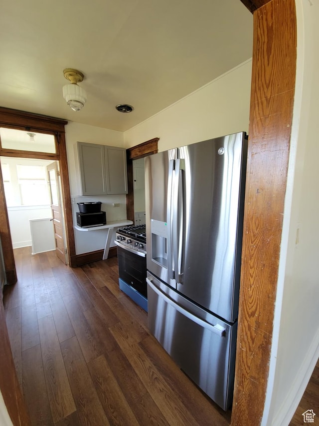 175 N 100 E, Price, UT 84501 - kitchen with stainless steel appliances, gray cabinets, dark wood-style flooring, and light countertops