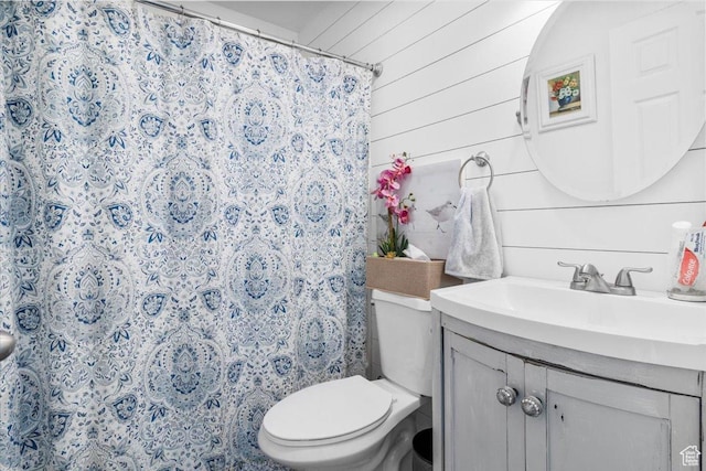 360 S 300 E, Ephraim, UT 84627 - full bath with vanity, a shower with curtain, and wood walls