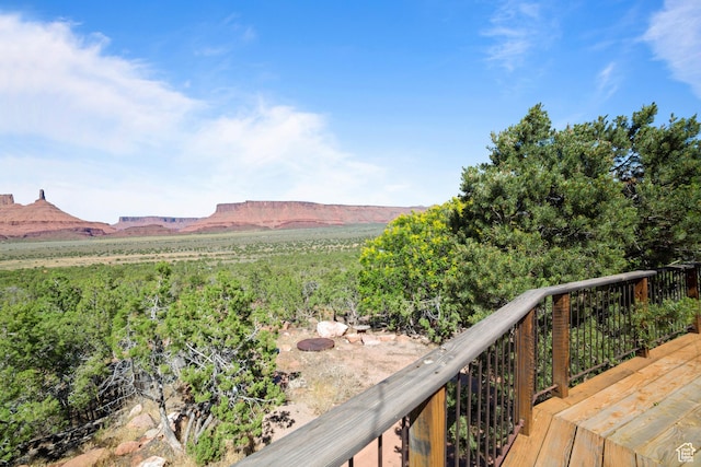 338 Taylor Ln, Castle Valley, UT 84532 - view of mountain background