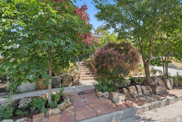 1527 E Emerson Ave S, Salt Lake City, UT 84105 - view of yard with stairway