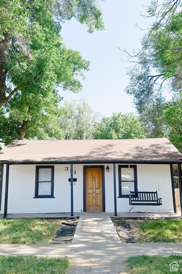 311 W Center St, Springville, UT 84663 - ranch-style house with covered porch