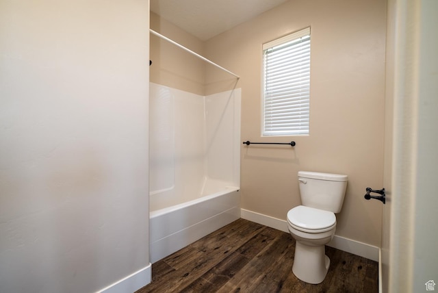 10371 N 400 W, Roosevelt, UT 84066 - full bath with wood finished floors and bathtub / shower combination