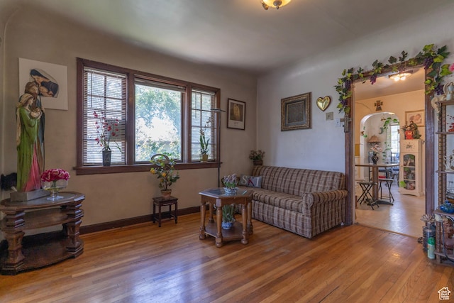 550 S Cheyenne St W, Salt Lake City, UT 84104 - living room featuring hardwood / wood-style flooring and baseboards