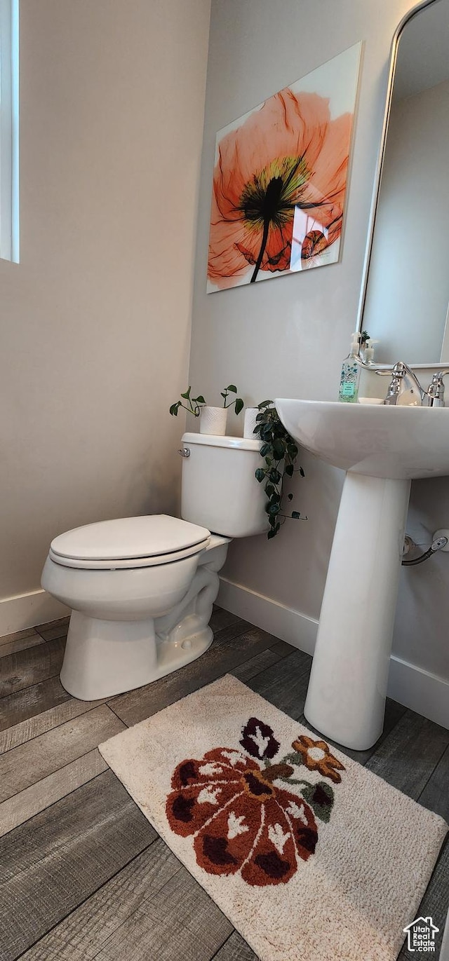 5332 W Scout Plane Ln, South Jordan, UT 84009 - bathroom featuring baseboards and wood finished floors