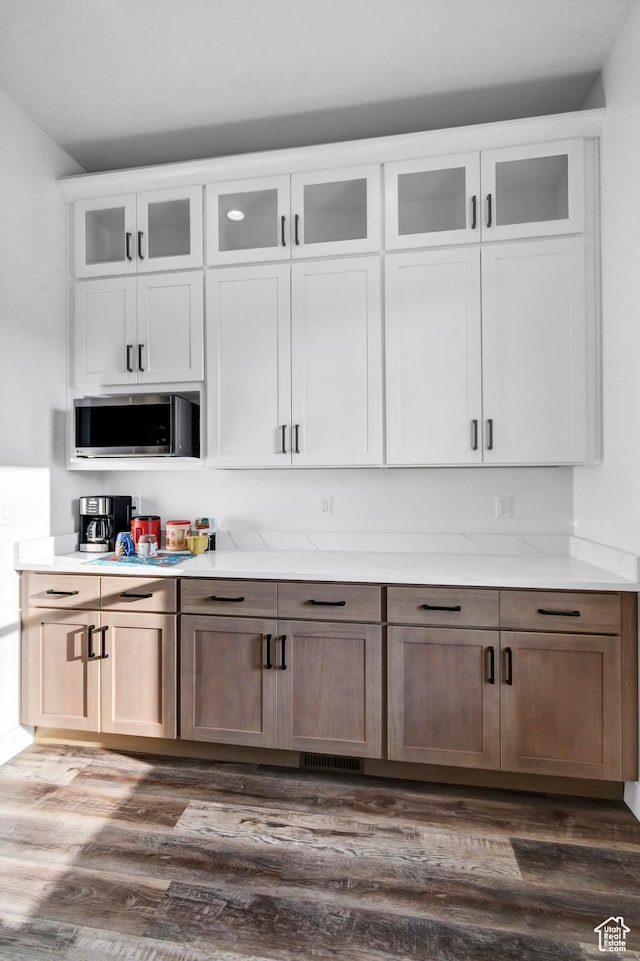 1952 N Sr 118, Monroe, UT 84754 - bar area with dark wood-style floors and stainless steel microwave