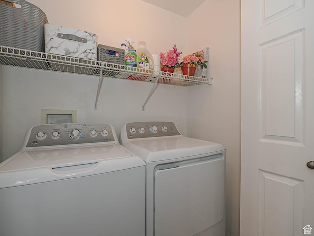12102 S Mountain Peak Dr, Draper, UT 84020 - laundry area featuring washing machine and dryer