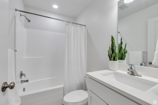 1052 W Azul Meadows Way S, Bluffdale, UT 84065 - full bath featuring vanity, shower / bath combo with shower curtain, and recessed lighting