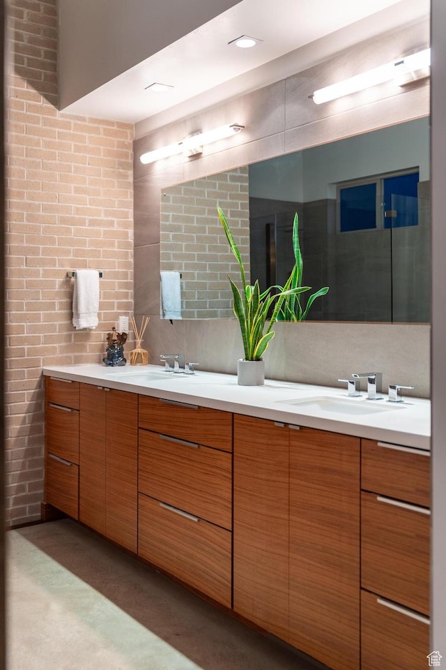 4601 N Toscana Hills Dr, Lehi, UT 84043 - full bathroom with double vanity and backsplash