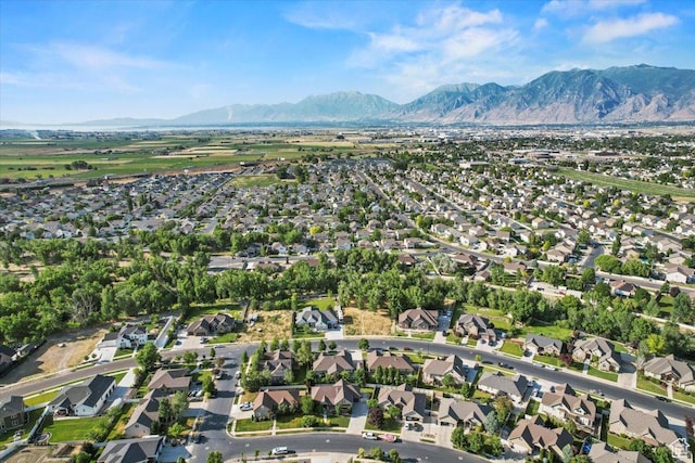 1076 W River Hill Dr, Spanish Fork, UT 84660 - aerial overview of property's location featuring mountains and nearby suburban area