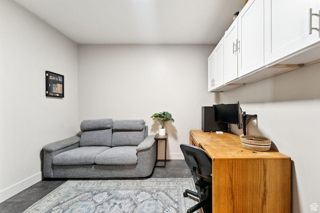 579 E Kings Lndg, Tooele, UT 84074 - office area with baseboards