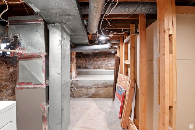 320 E 3rd Ave, Salt Lake City, UT 84103 - unfinished basement with washer / clothes dryer