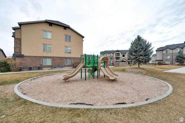 1045 S 1700 W Unit 133, Payson, UT 84651 - community jungle gym featuring a yard