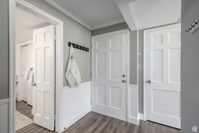 2220 E Murray Holladay Rd S Unit 75, Salt Lake City, UT 84117 - entrance foyer featuring ornamental molding and dark wood-style flooring