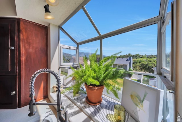 5072 S 1150 E, Ogden, UT 84403 - sunroom with a sink