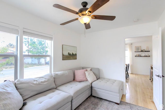275 N 500 W, Price, UT 84501 - living area featuring light wood-style floors and ceiling fan