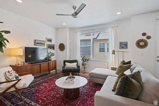 11346 S Willow Walk Dr, South Jordan, UT 84009 - living area featuring a ceiling fan and recessed lighting