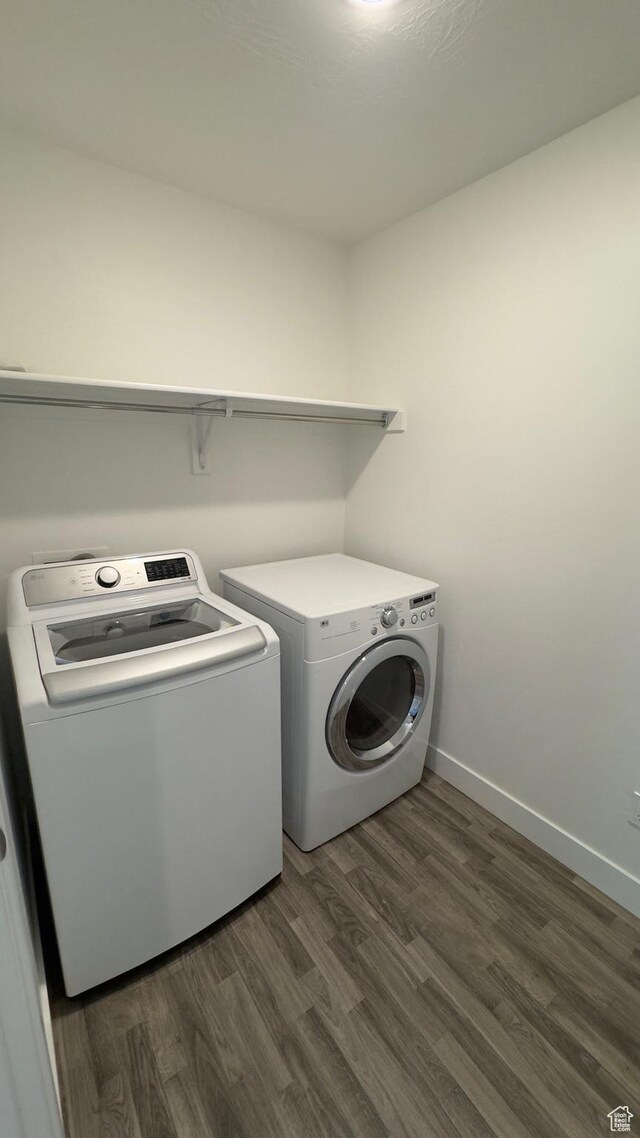 427 E 340 N, Vineyard, UT 84059 - laundry area with washing machine and clothes dryer and dark wood finished floors