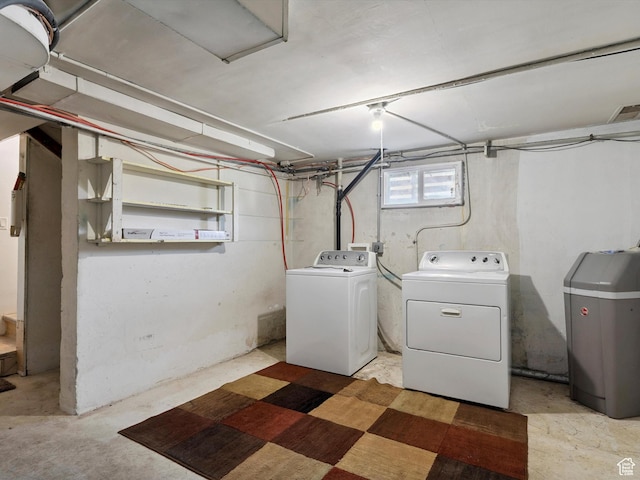 1425 E 22nd St S, Ogden, UT 84401 - laundry room featuring washing machine and clothes dryer