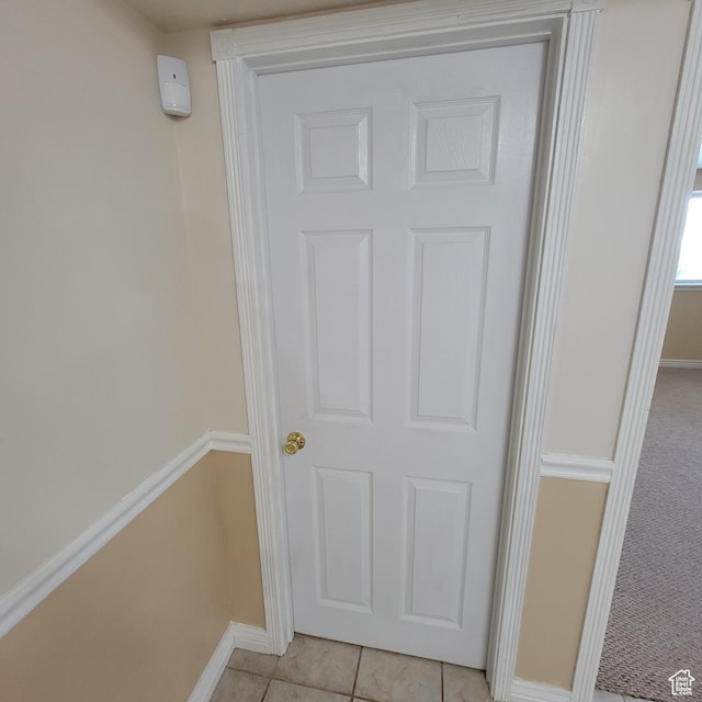 5272 S 1035 E, South Ogden, UT 84403 - detailed view of baseboards and carpet