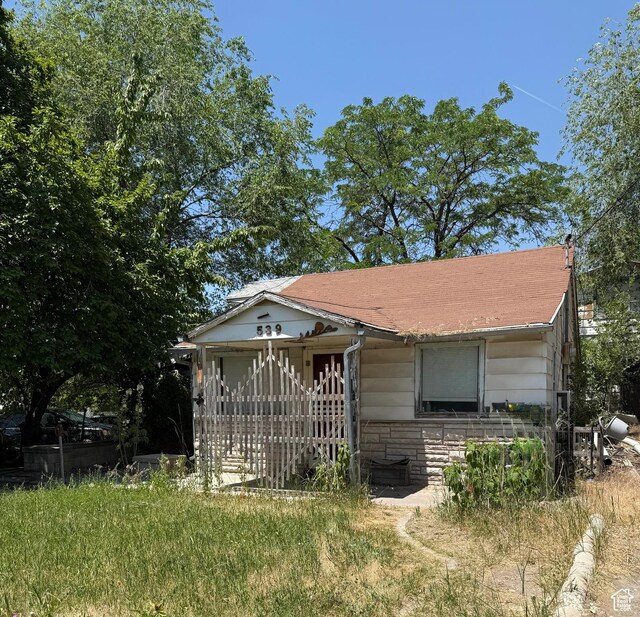 539 E Center St, Pleasant Grove, UT 84062 - view of bungalow-style house