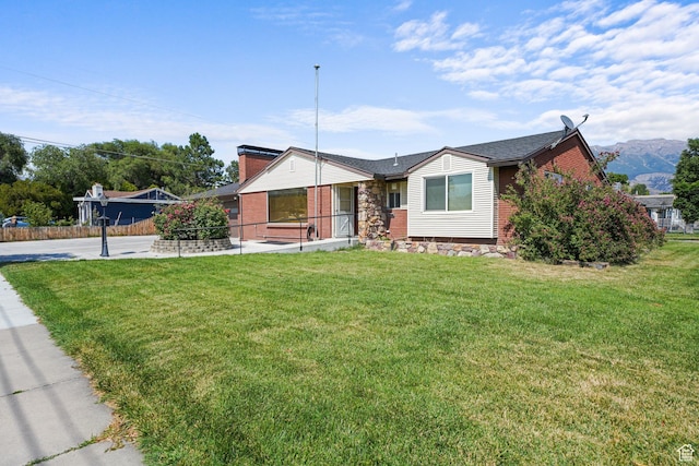 195 S Center St, American Fork, UT 84003 - single story home featuring a front lawn