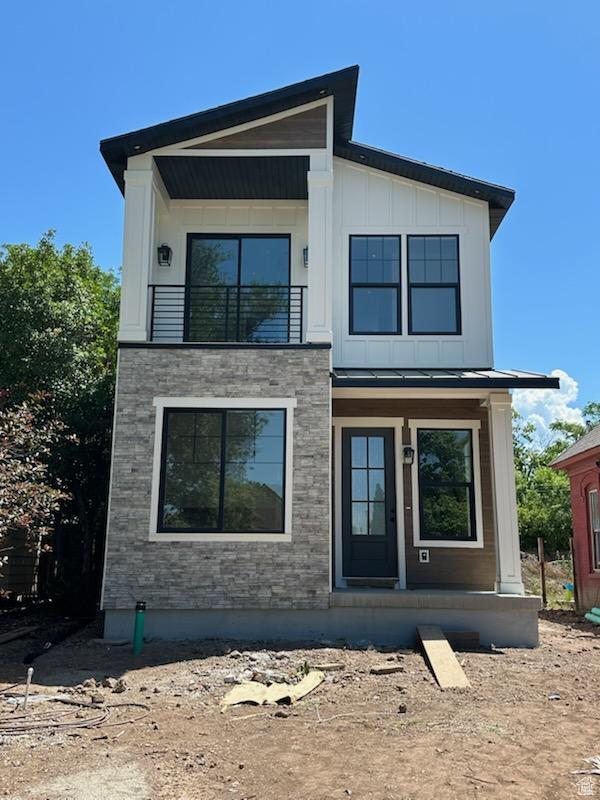 1361 S Lincoln St, Salt Lake City, UT 84105 - view of front of home with board and batten siding