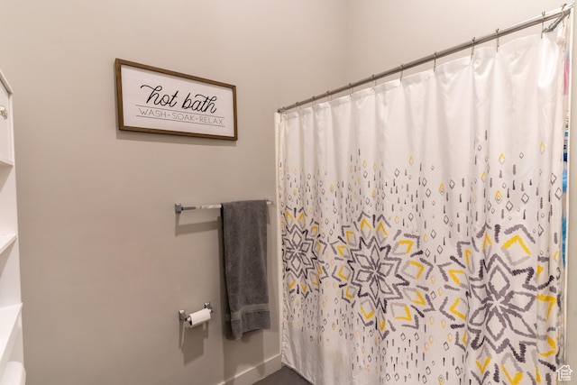 618 S 100th St W # D302, Springville, UT 84663 - bathroom featuring a shower with shower curtain