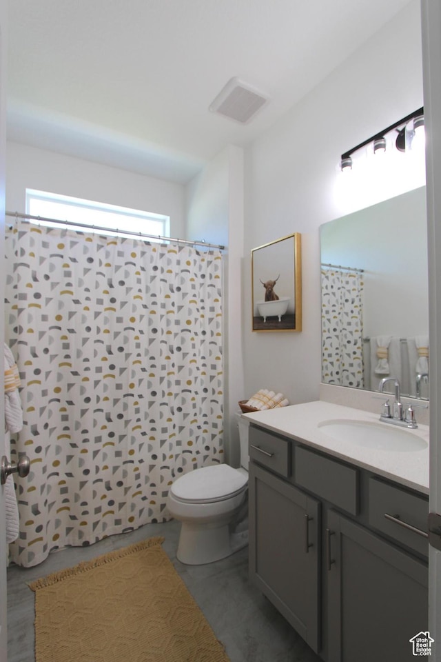 6255 N Wanlass Hl, Eagle Mountain, UT 84005 - full bath with vanity and a shower with curtain
