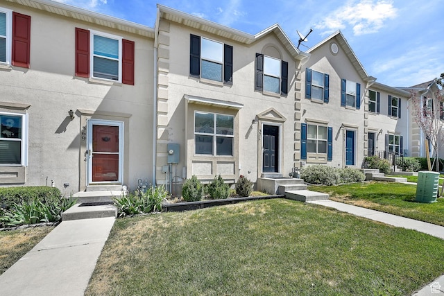 371 E Braidhill Dr, Draper, UT 84020 - view of property with stucco siding and a front yard