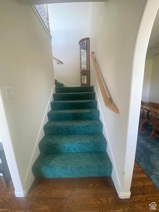 190 E 600 N, Ferron, UT 84523 - stairs with arched walkways and wood finished floors