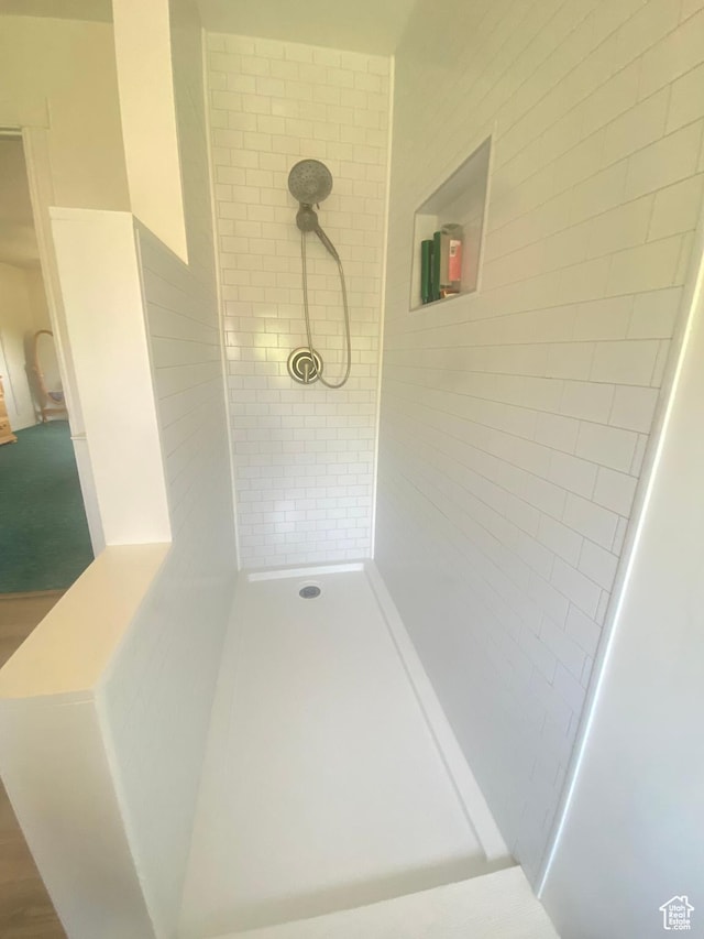 190 E 600 N, Ferron, UT 84523 - full bathroom featuring tiled shower