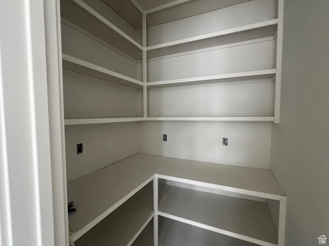 643 W Summerhill Ln, Centerville, UT 84014 - view of pantry