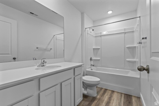 554 W 1870 S Unit 1194, Provo, UT 84601 - bathroom featuring vanity, wood finished floors, and bathing tub / shower combination