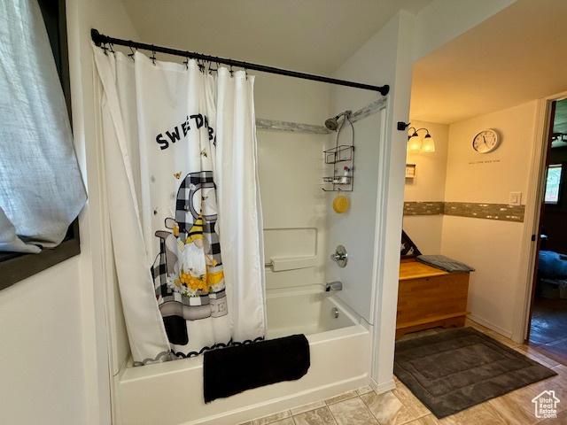 536 N Sundance Cir, Vernal, UT 84078 - full bath with shower / bathtub combination with curtain