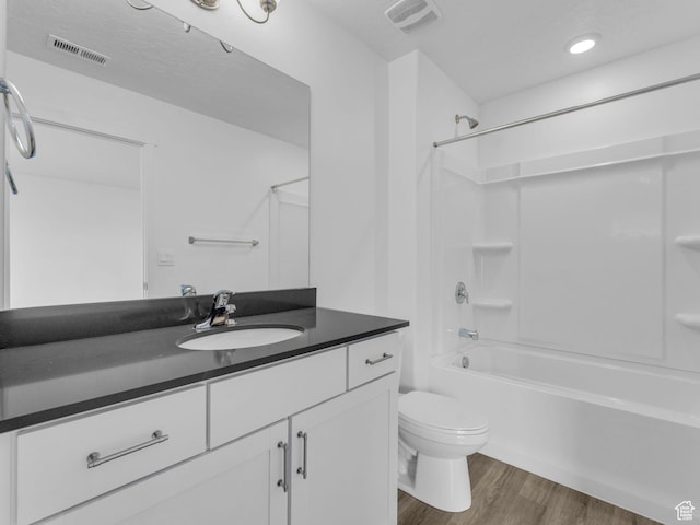 1206 W Summit Ridge Pkwy S Unit 182, Santaquin, UT 84655 - bathroom with wood finished floors, vanity, and washtub / shower combination