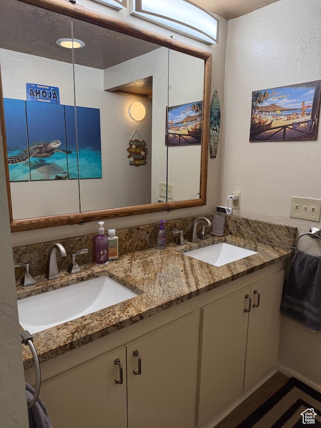 2936 E Ln Joya Dr S, Holladay, UT 84124 - bathroom with double vanity