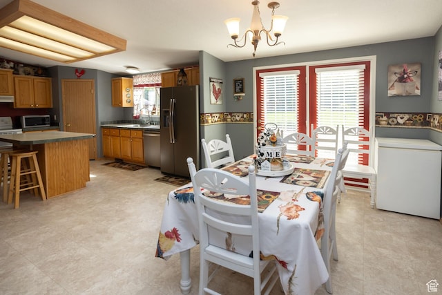 205 W 575 S, Venice, UT 84701 - dining area with a chandelier